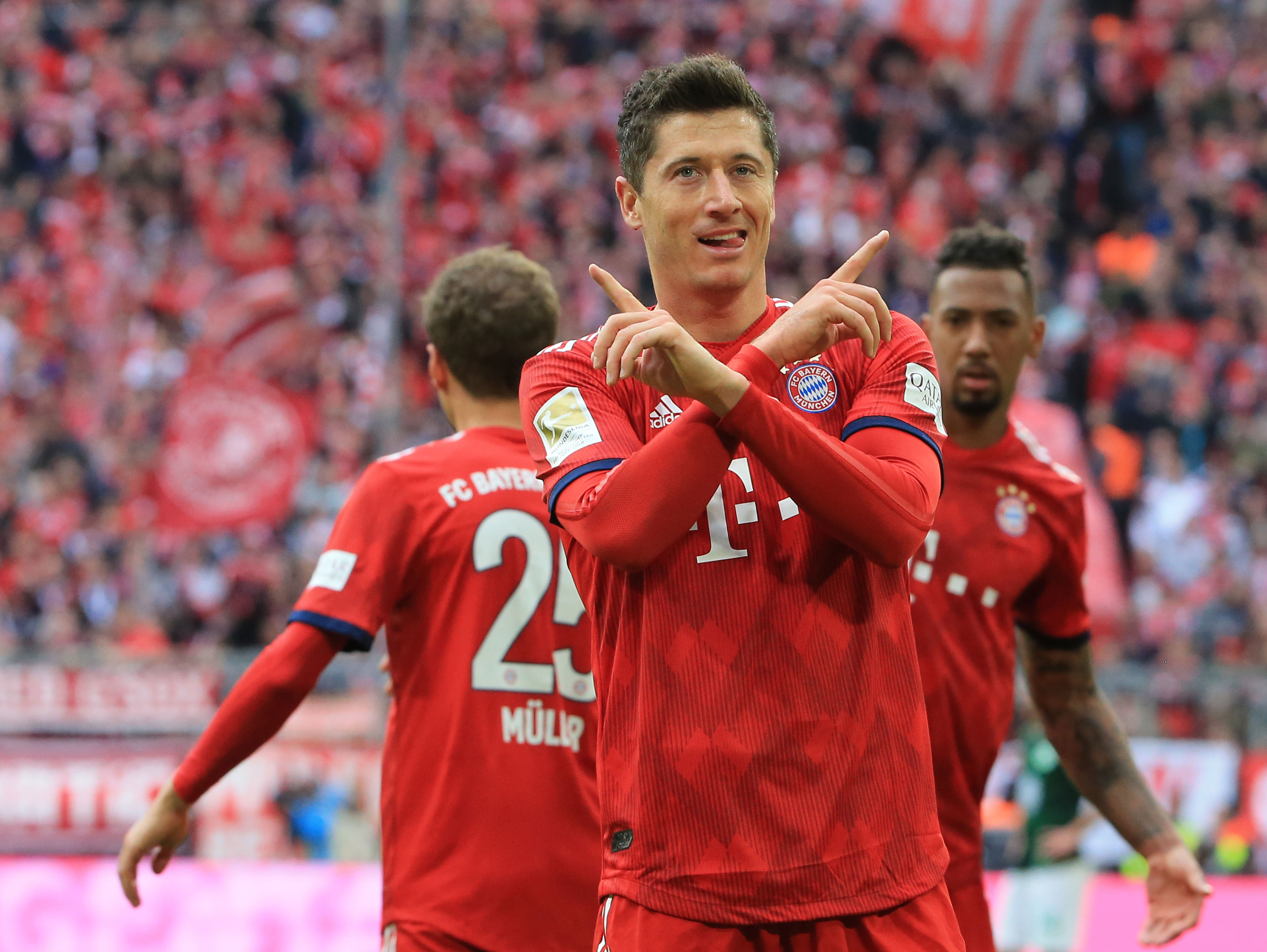 球迷比赛期间骂尤文踢得太烂，斯帕莱蒂回击：你们想怎样？（比赛中球迷怒斥尤文表现糟糕，斯帕莱蒂回怼：你们还想要什么？）