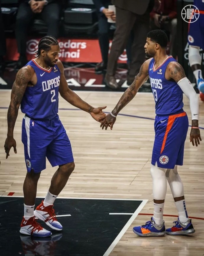 世体：曼联纽卡热刺拜仁等俱乐部都对特狮有兴趣（世体：曼联、拜仁、热刺、纽卡等豪门竞逐特尔施特根）