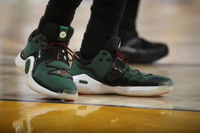 马德兴：邵佳一教练组土洋结合更受青睐，他的海外人脉有帮助（马德兴：邵佳一教练组中外融合更获青睐，海外人脉成助力）